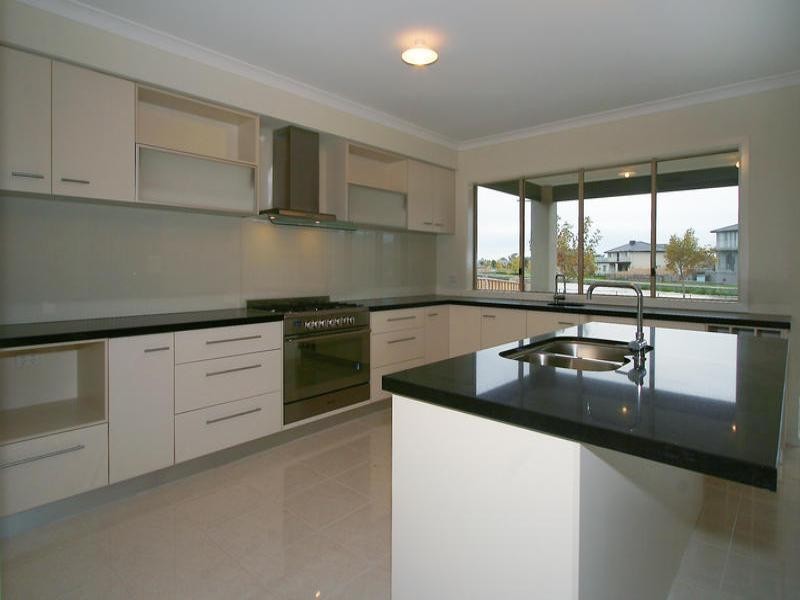 25 White Water Court, Sandhurst VIC 3977