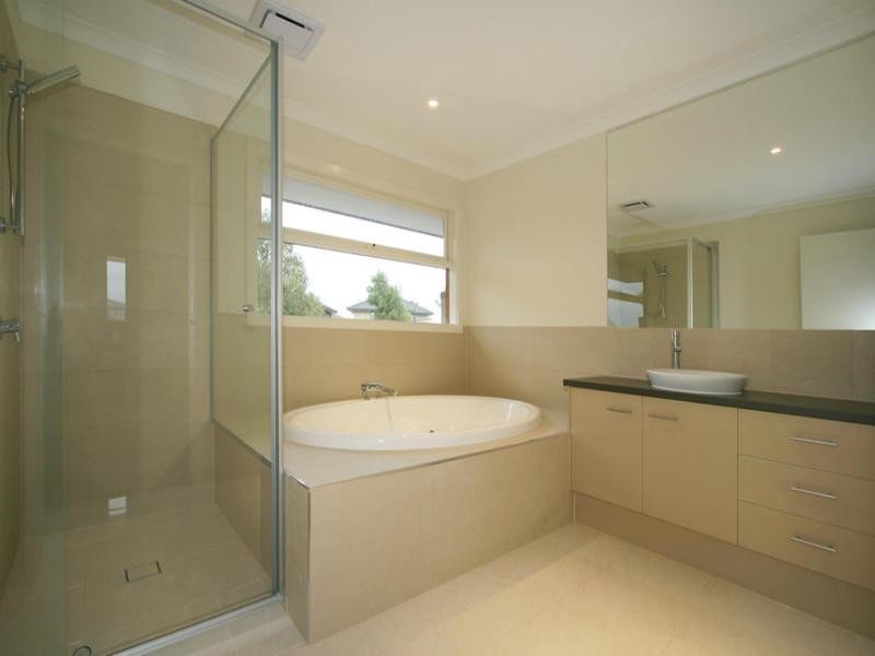 25 White Water Court, Sandhurst VIC 3977