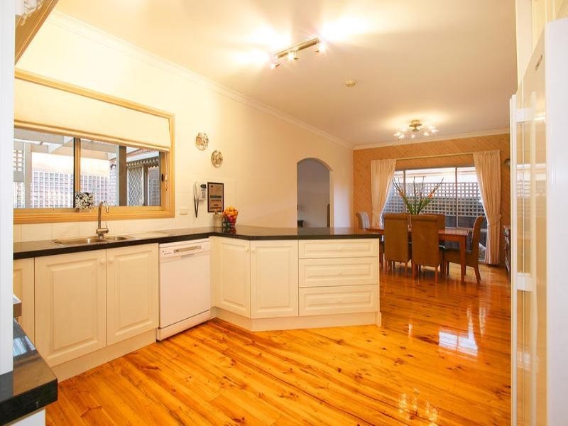 15 Lumeah Court, Dingley Village VIC 3172