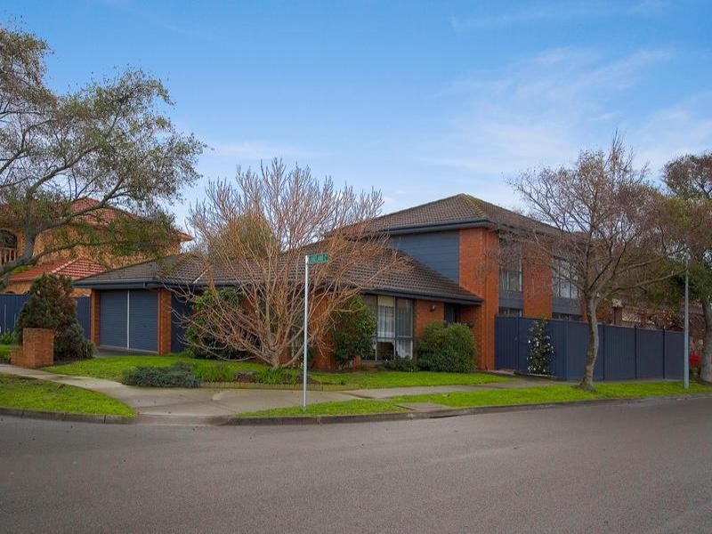 1 Lakeland Court, Dingley Village VIC 3172