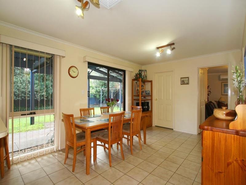 1 Lakeland Court, Dingley Village VIC 3172