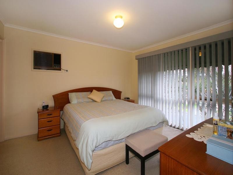 1 Lakeland Court, Dingley Village VIC 3172
