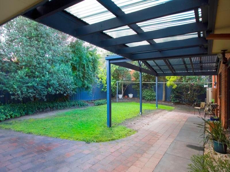 1 Lakeland Court, Dingley Village VIC 3172