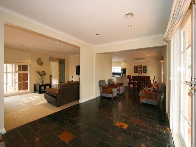 6 Jannali Drive, Dingley Village VIC 3172