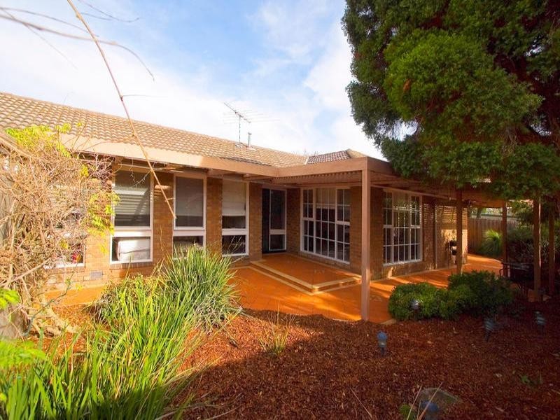 6 Jannali Drive, Dingley Village VIC 3172