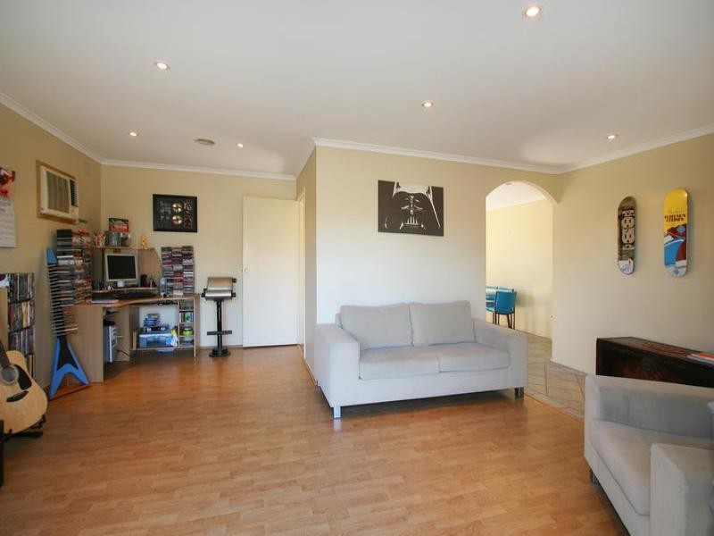 28 Bayville Drive, Dingley Village VIC 3172