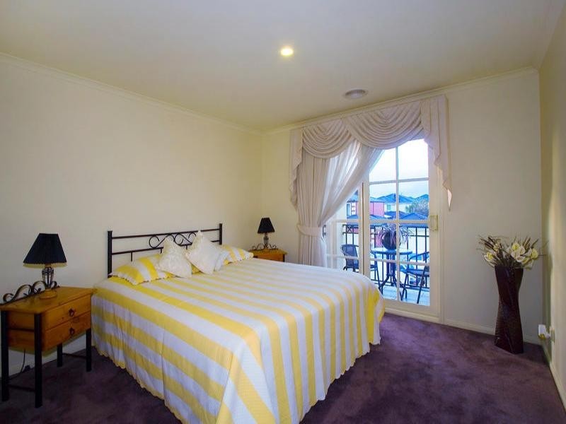 4 Harrier Court, Dingley Village VIC 3172