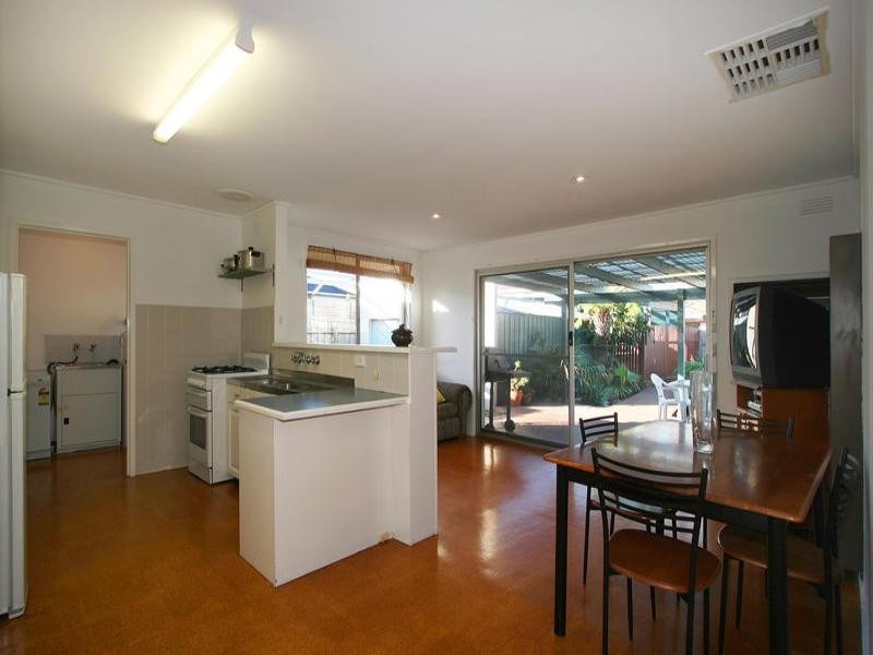 5 Pauline Avenue, Dingley Village VIC 3172