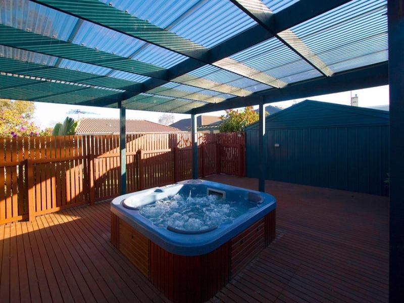 5 Pauline Avenue, Dingley Village VIC 3172