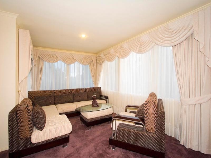 4 Harrier Court, Dingley Village VIC 3172