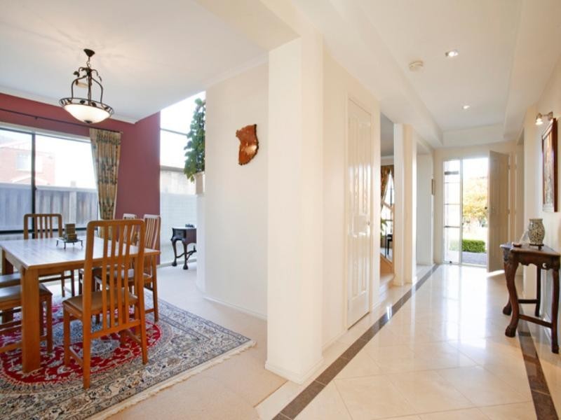 1 Ruby Place, Dingley Village VIC 3172