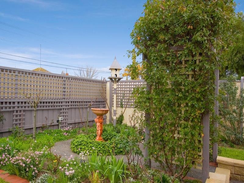 22 Caruana Drive, Dingley Village VIC 3172