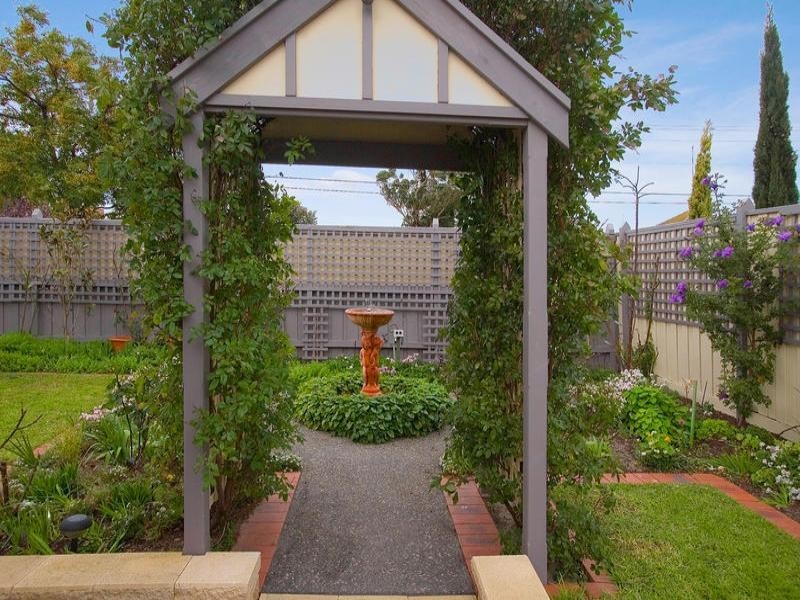 22 Caruana Drive, Dingley Village VIC 3172