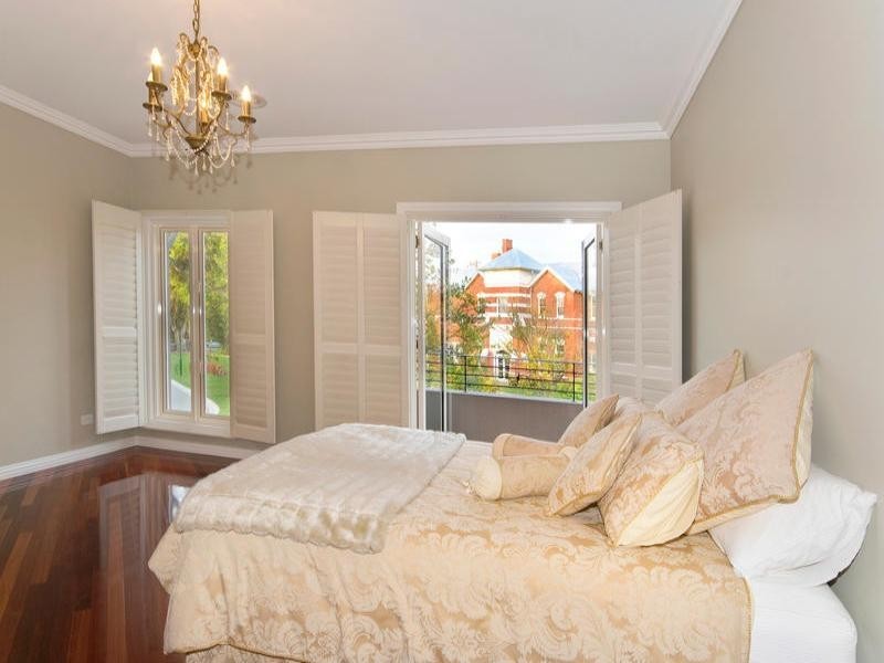 1 Peppertree Place, Cheltenham VIC 3192