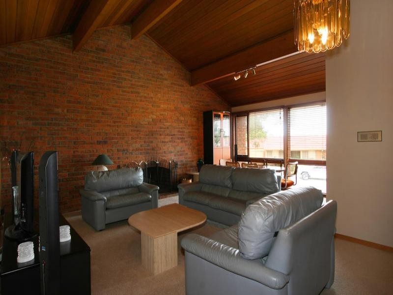 1 Attenborough Court, Dingley Village VIC 3172