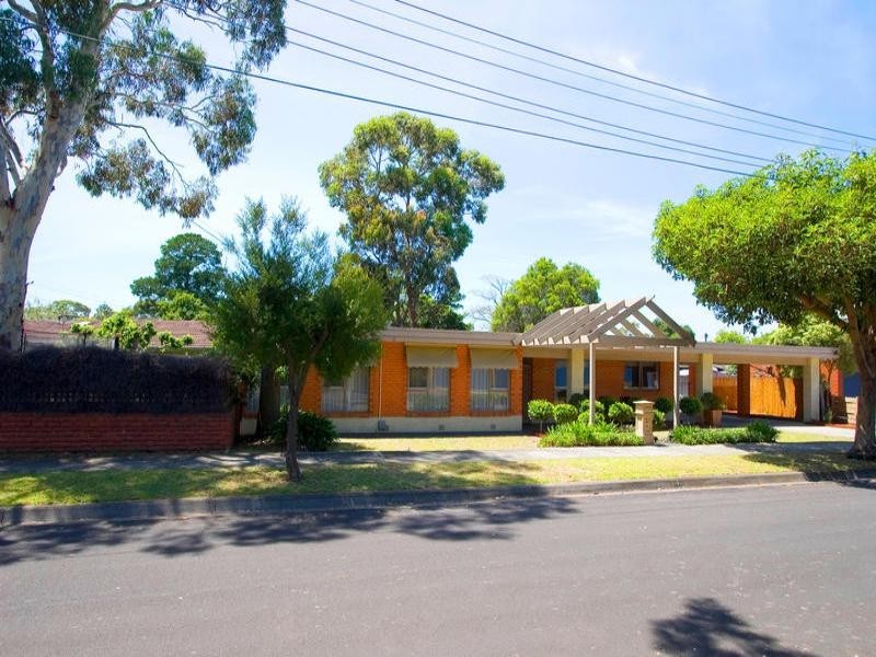 1 Emery Drive, Dingley Village VIC 3172