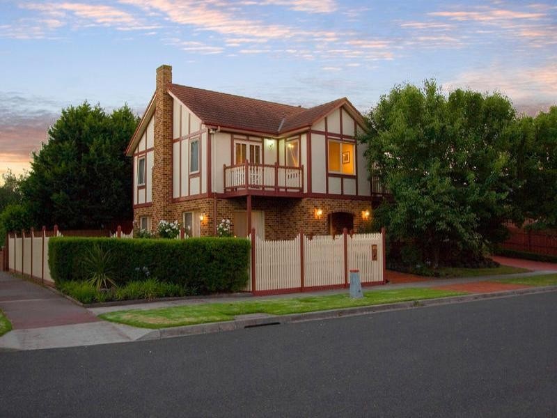 26 Wheatland Crescent, Dingley Village VIC 3172