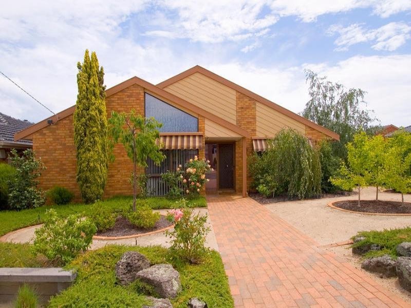 1 Lauren Close, Dingley Village VIC 3172