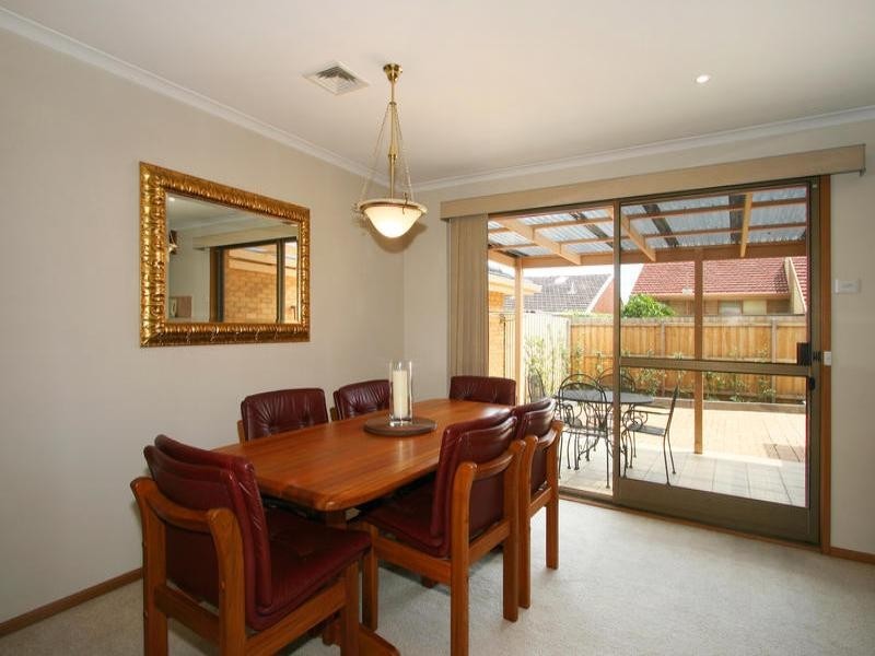 1 Lauren Close, Dingley Village VIC 3172