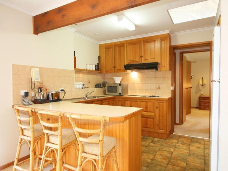 1 Lauren Close, Dingley Village VIC 3172