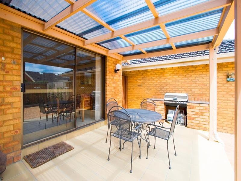 1 Lauren Close, Dingley Village VIC 3172