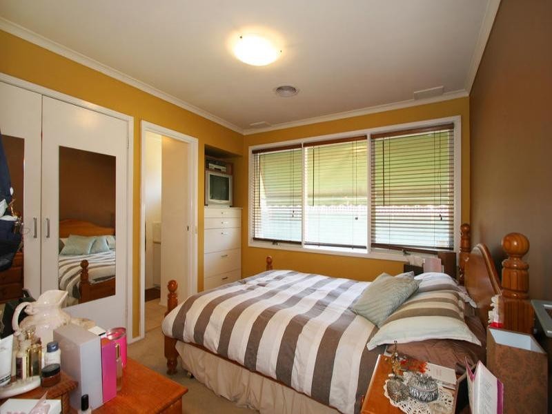 102 Village Drive, Dingley Village VIC 3172