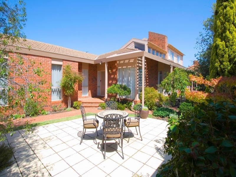 26 Higgins Close, Dingley Village VIC 3172