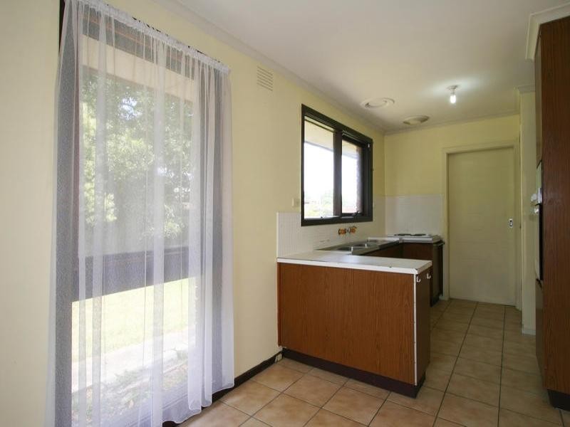 8 Picola Court, Dingley Village VIC 3172