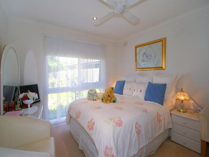 9 Twofold Close, Dingley Village VIC 3172