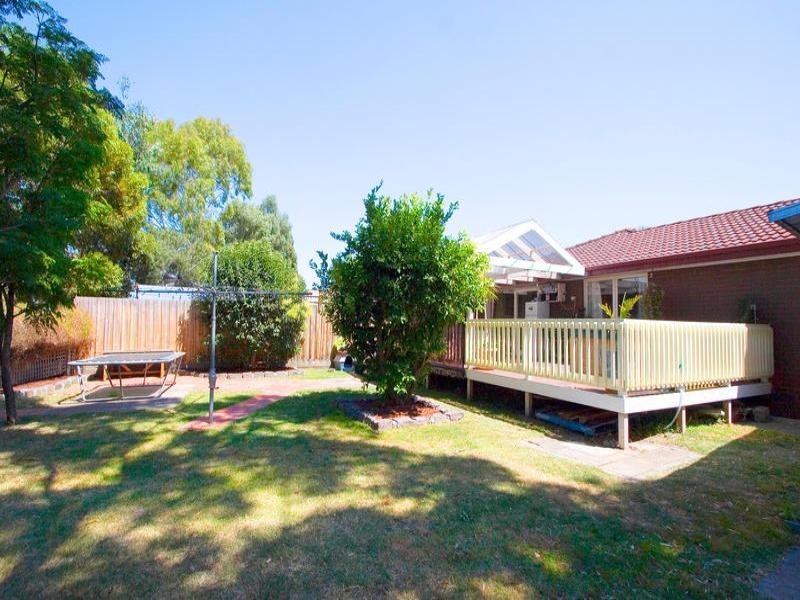 102 Village Drive, Dingley Village VIC 3172