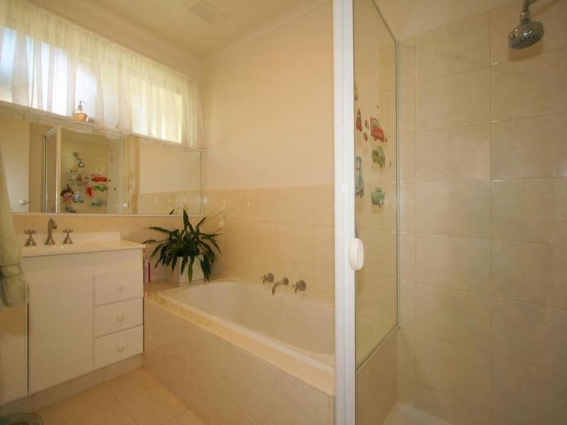 9 Twofold Close, Dingley Village VIC 3172