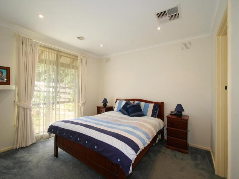 4 Chipp Court, Dingley Village VIC 3172