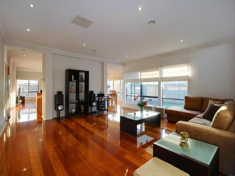 1 The Mews, Waterways VIC 3195