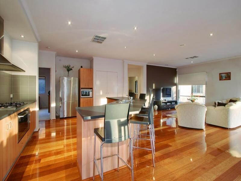 1 The Mews, Waterways VIC 3195