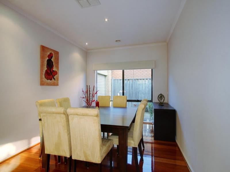 1 The Mews, Waterways VIC 3195