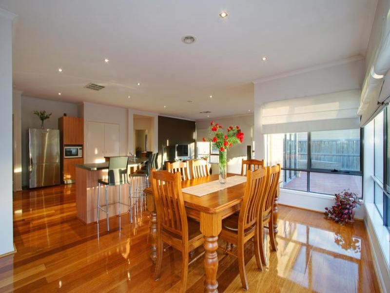 1 The Mews, Waterways VIC 3195