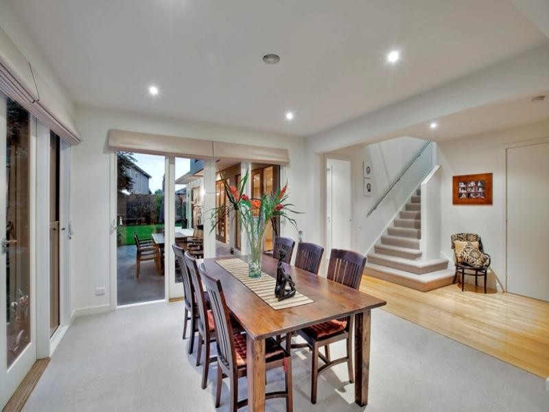 2 Waterside Drive, Waterways VIC 3195