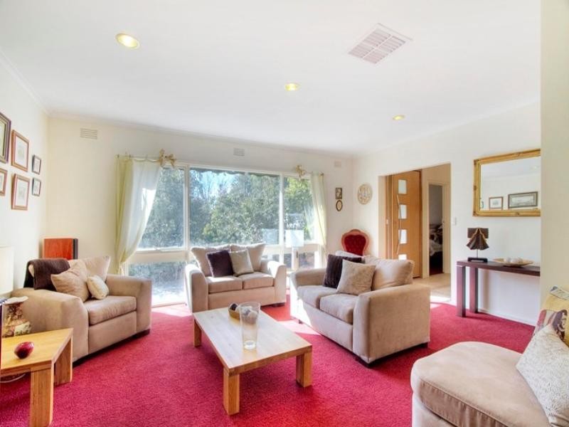 6 Debbie Court, Dingley Village VIC 3172