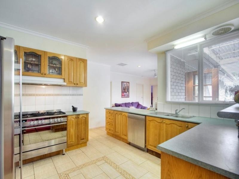 6 Debbie Court, Dingley Village VIC 3172