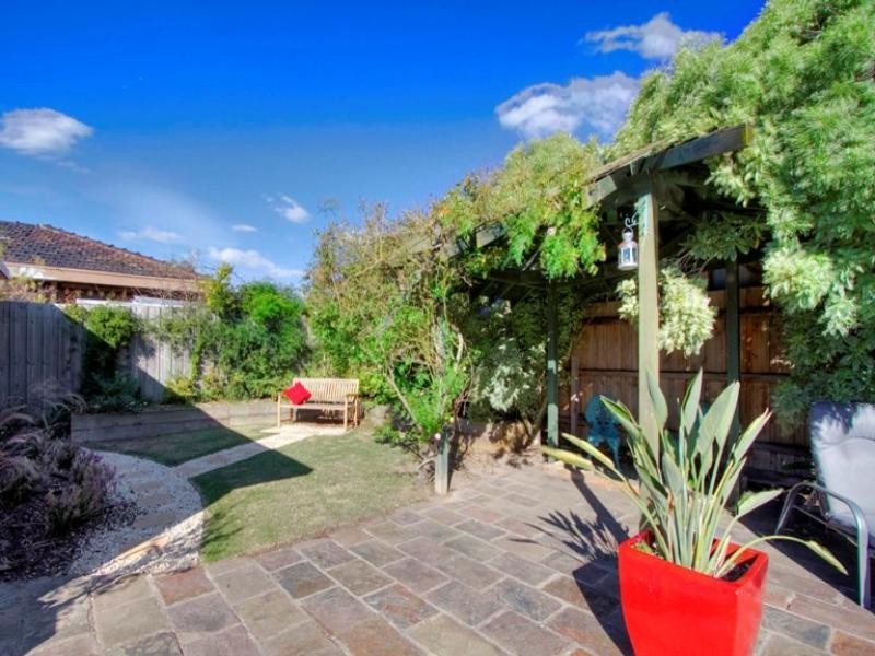 6 Debbie Court, Dingley Village VIC 3172