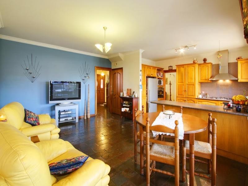 19 Nickson Close, Dingley Village VIC 3172