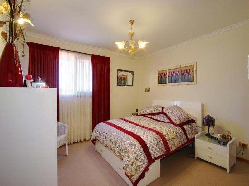 19 Nickson Close, Dingley Village VIC 3172