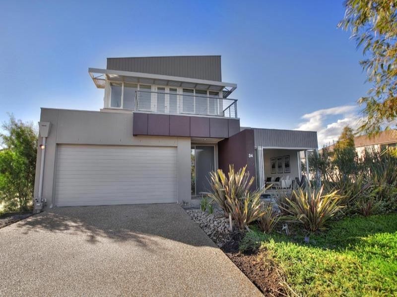 34 Waterside Drive, Waterways VIC 3195