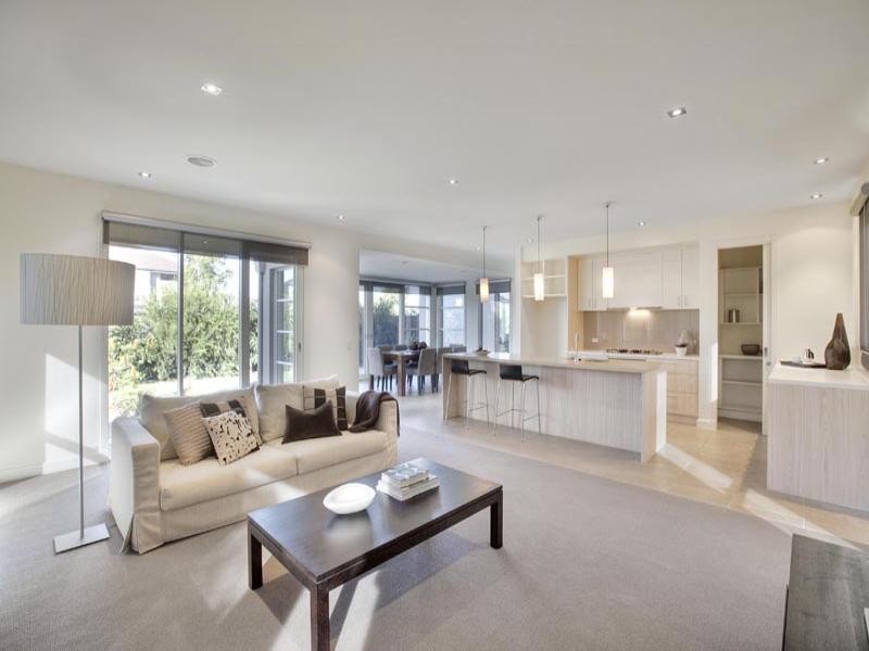 34 Waterside Drive, Waterways VIC 3195