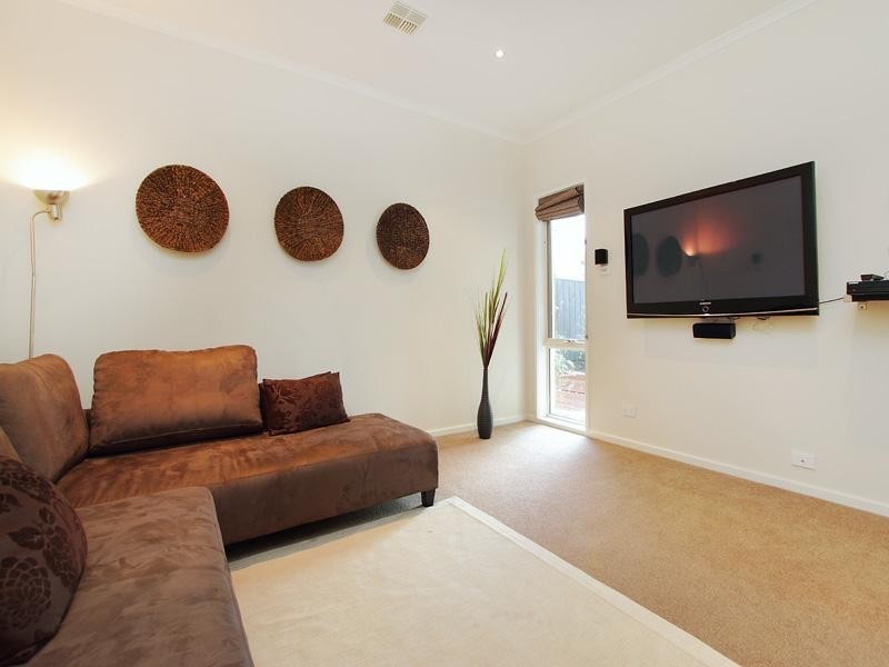 35 Deepwater Drive, Waterways VIC 3195