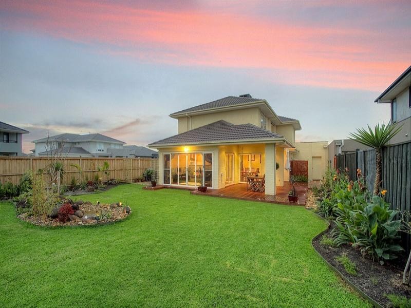 35 Deepwater Drive, Waterways VIC 3195