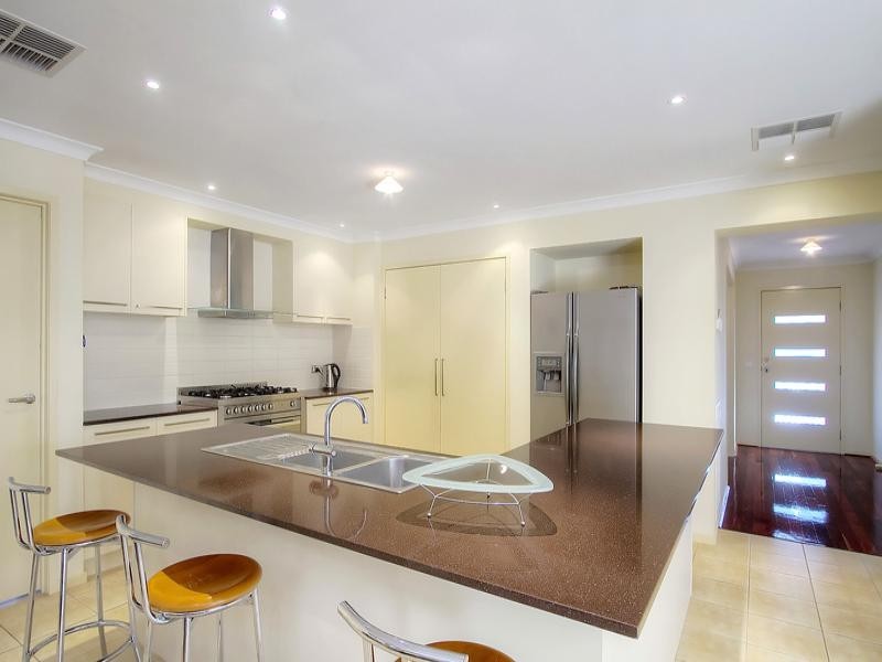 5 Sutherland Avenue, Aspendale Gardens VIC 3195