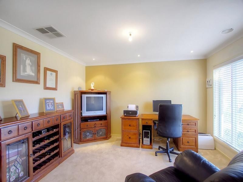 5 Sutherland Avenue, Aspendale Gardens VIC 3195