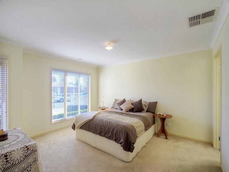 5 Sutherland Avenue, Aspendale Gardens VIC 3195