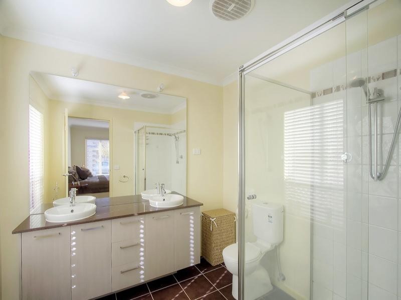 5 Sutherland Avenue, Aspendale Gardens VIC 3195